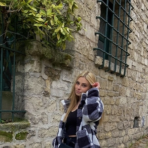 Eva - Prof d'aide aux devoirs - Saint-Cloud