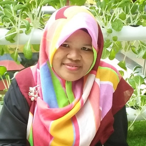 Ayu - Guru ekonomi - Kecamatan Sambutan