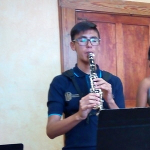 Bryan - Profe de saxofón - Dolores Hidalgo Cuna de la Independencia Nacional
