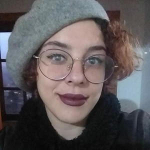 Maia - Prof de iniciação à internet - Carvoeira