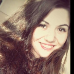 Meryem - Prof d'économie - Mions