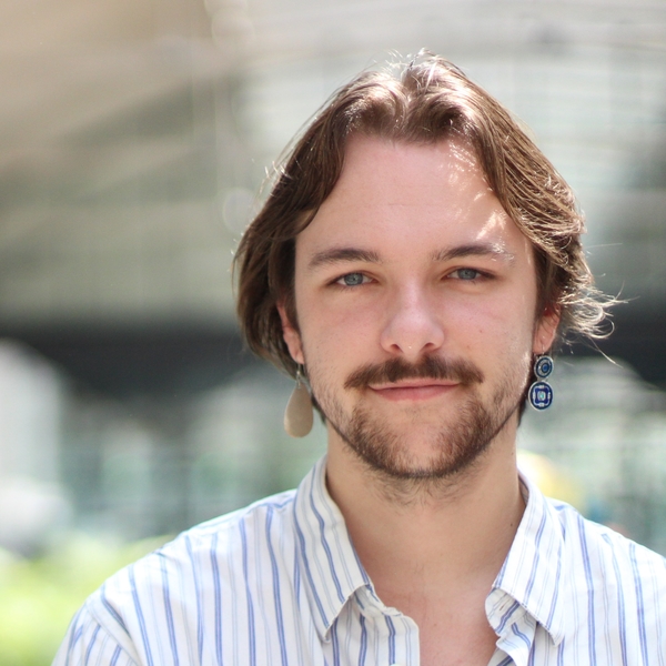 Jules - Prof de management et gestion d'entreprise - Paris