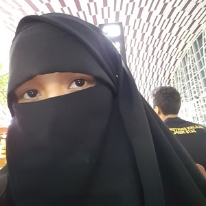 Nadiah - Guru farmasi - Makassar