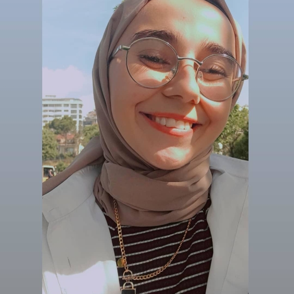 Betül - Arapça öğretmeni - İstanbul