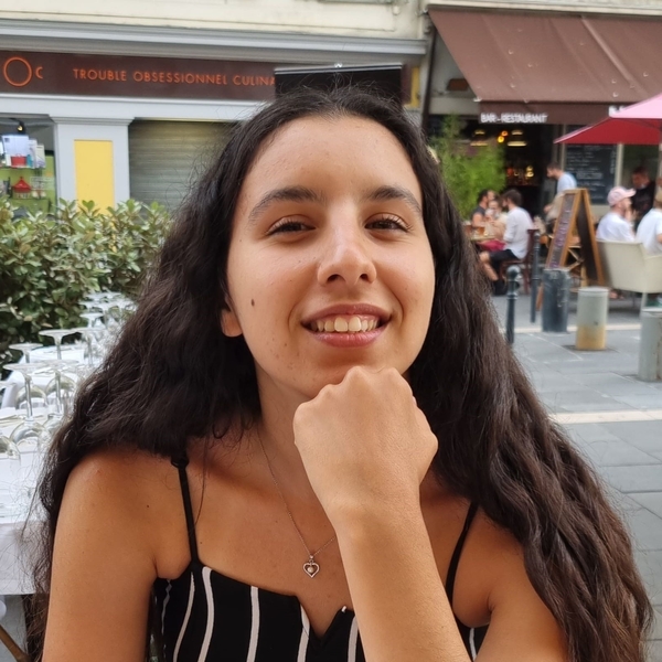 Lina - Prof de natation - Denicé