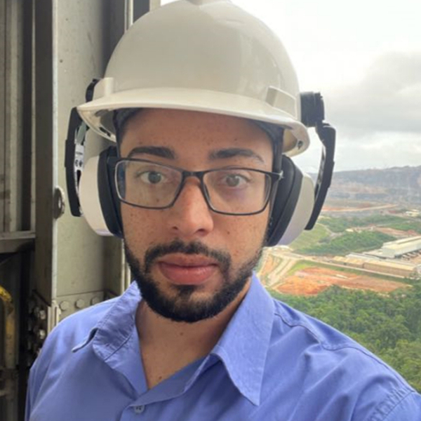 Guilherme - Professor de engenharias - Centro