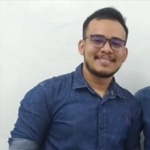 Leonardo - Professor de biologia - Sobral
