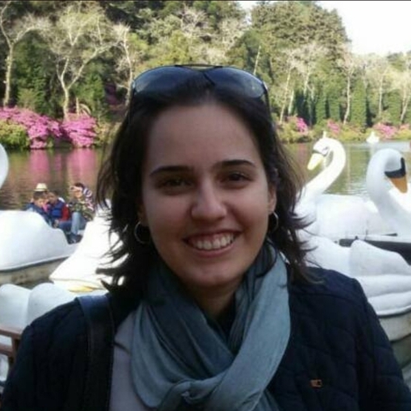 Caroline - Professor de estatística - São Carlos