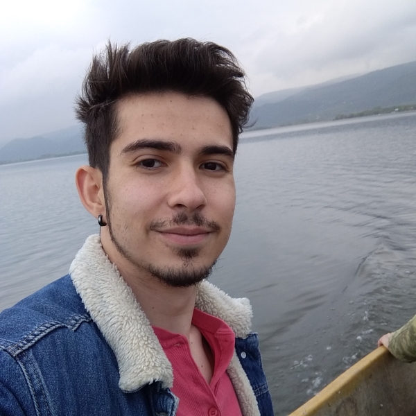 Mert - Dilbilgisi öğretmeni - Bursa