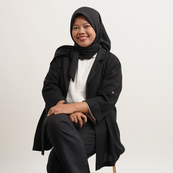 Rosa Amelia - Guru ekonomi - Kecamatan Rawalumbu