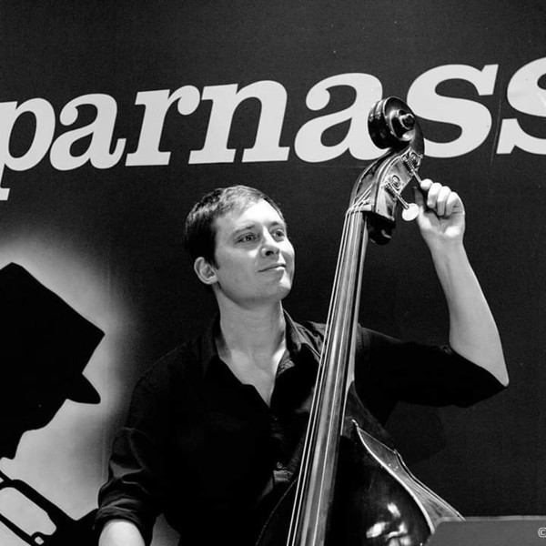 Nicolas - Prof d'instruments à cordes - Paris 19e
