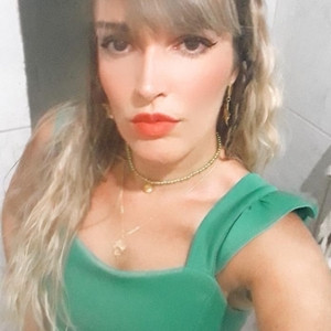 Danielle - Prof de auxílio nos trabalhos de casa - Igapó