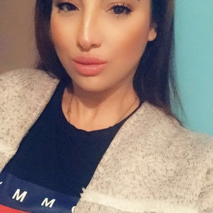 Aida - Prof d'arabe - Lons