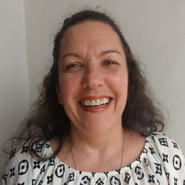 Letícia - Professor de Biologia - 
