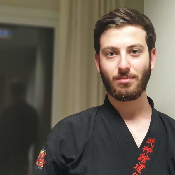 Abdullah - Dövüş sporları öğretmeni - 