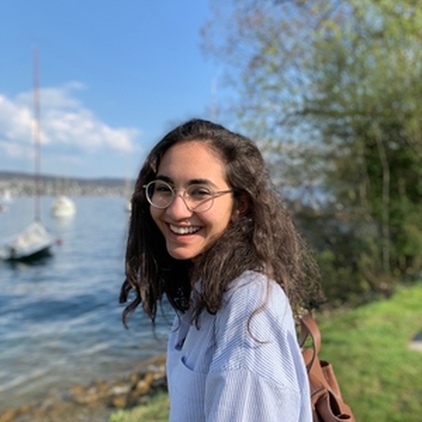 Leila - professeur de préparation bac scientifique - Versoix