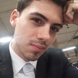 Victor - Professor de direito trabalhista - Brasília
