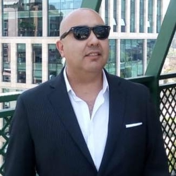 Daniel - Profesor de administración y organización - Santiago