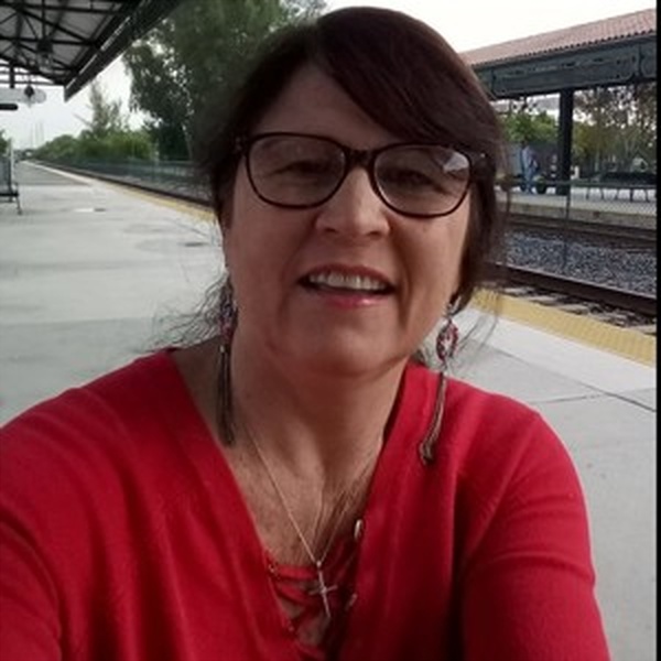 ELISABETE - Professor de Iniciação à Internet - Vila Laura