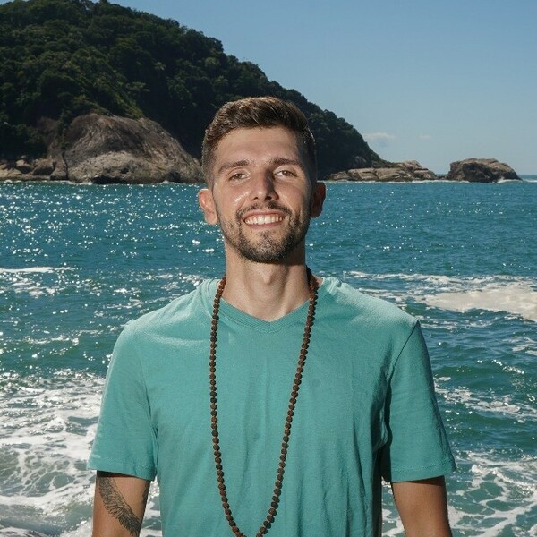 Caio - Professor de meditação - Santos