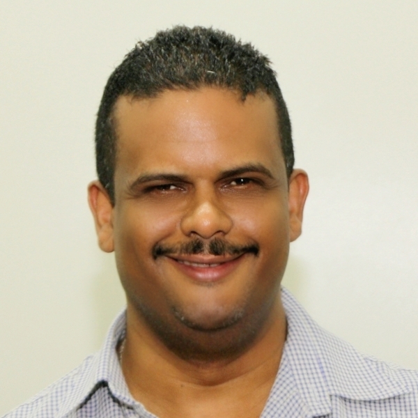 Arnaldo Batista - Prof de gestão e administrção de empresas - 
