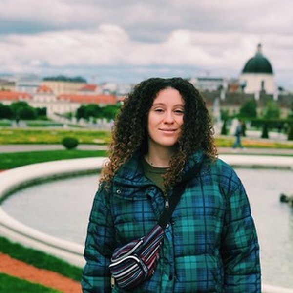 Claudia - profesor de contabilidad - Sevilla