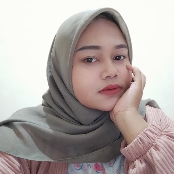 Erna - Guru ekonomi - Kecamatan Semarang Timur