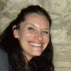 Julie - Prof de français - Ouveillan