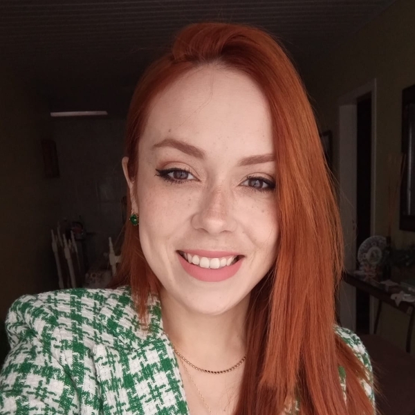 Helena - Prof de explicações - Nova Rússia