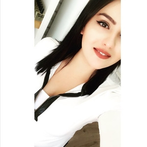 Ebru - Türk dili ve edebiyatı öğretmeni - Manisa