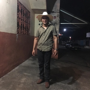 Juan - Profesor de ingeniería - Chiapas