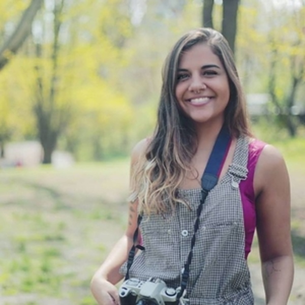 Mayra - Prof de audiovisual - Funcionários