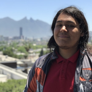 Julio - profesor de redes informáticas - Monterrey