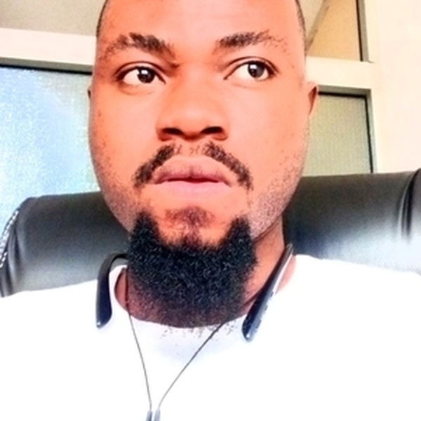 JOSHUA - Economics tutor - Lagos