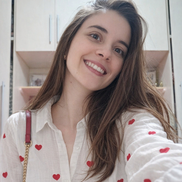 Izabel - Prof de odontologia - 
