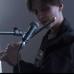 Lúcia - Prof de flûte traversière - Forest