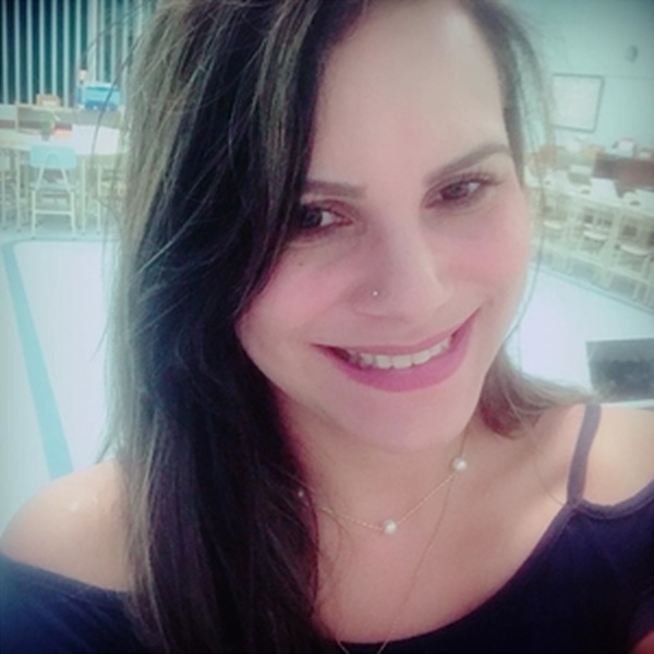 Daniela - Professor de Google Chrome - Cascata