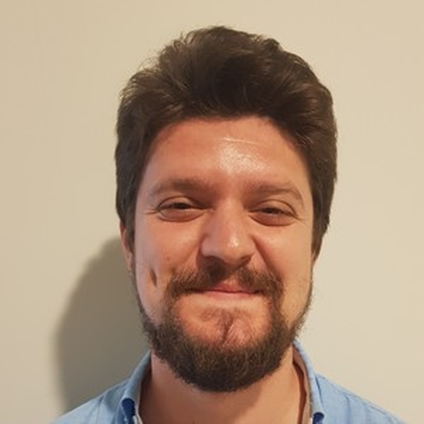Enes - Tarih öğretmeni - 