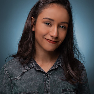 Júlia - Professor de matemática - Vila José Lopes