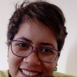 Ana Luiza - Prof de português para estrangeiros - Funcionários