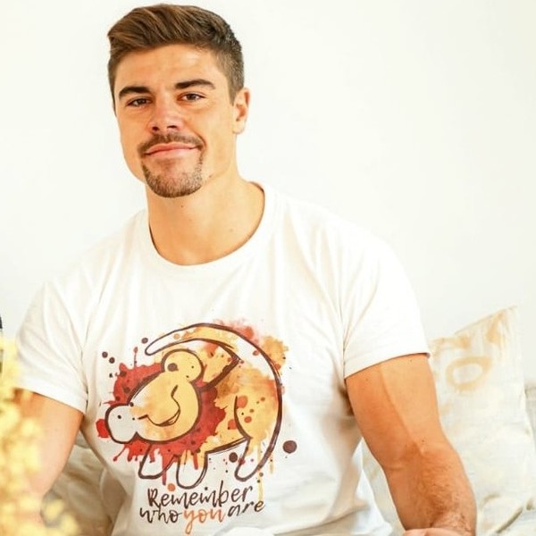 Robin - Lehrkraft für Yoga - Köln