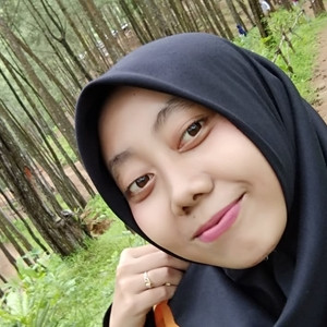 Yuni - Guru bahasa inggris - Nusawungu