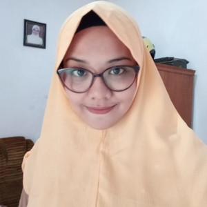 Desi - Guru ekonomi - Kecamatan Lamongan