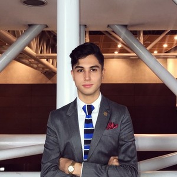 Diego Alejandro - profesor de derecho comercial - 