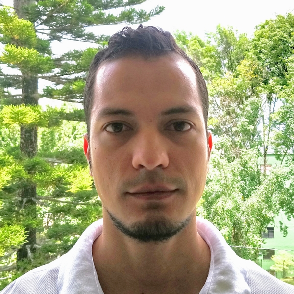 Daniel - profesor de química - Medellín