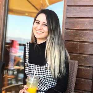 Betül Büşra - Türk dili ve edebiyatı öğretmeni - 