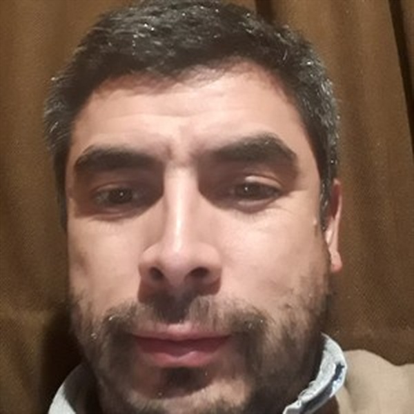 Cesar - Profesor de ingeniería - Angol