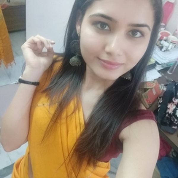 Simran - History tutor - Delhi