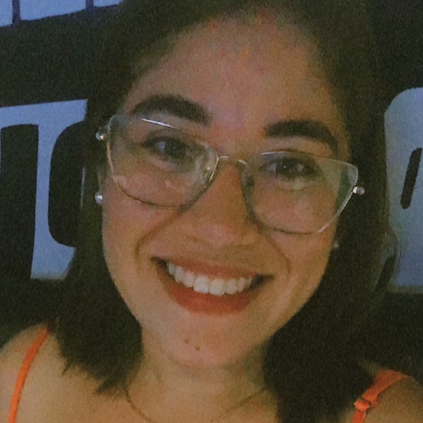 Camila - Professor de matemática - São Luís