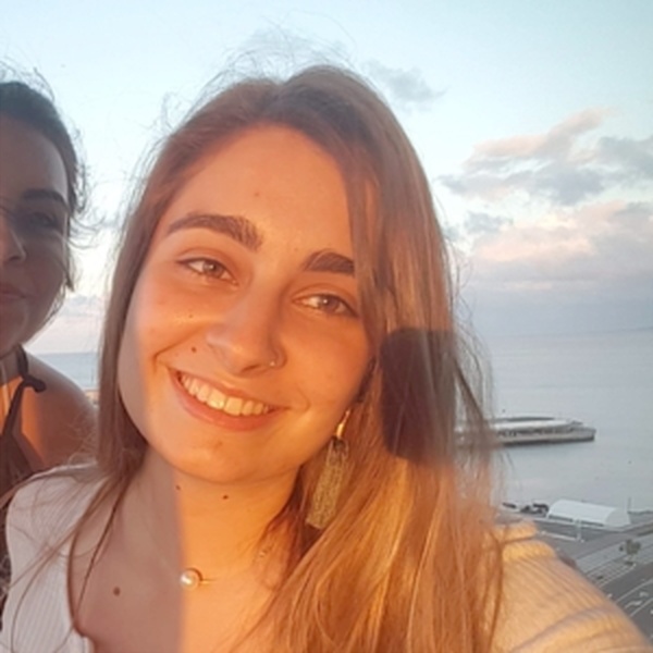 Júlia - Professor de matemática - Lisboa